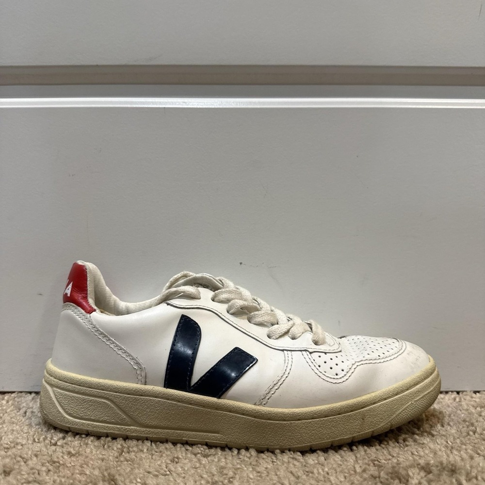 Veja Womens Size 4 White Leather Low Top Walking Sneakers Navy Red Logo